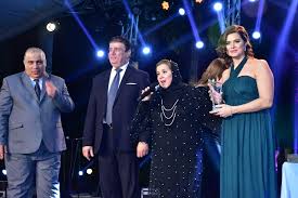 وخطفت الفنانة يسرا اللوزي الأنظار بإطلالتها الجميلة في وقت سابق خلال افتتاح مهرجان القاهرة السينمائي الدولى، ولاحظ الكثير أن ملامحها تبدلت وزيادة فى وزنها، ما. ÙŠØ³Ø±Ø§ Ø§Ù„Ù„ÙˆØ²ÙŠ ØªÙ†ØªØ¸Ø± Ù…ÙˆÙ„ÙˆØ¯Ù‡Ø§ Ø§Ù„Ø«Ø§Ù†ÙŠ Et Ø¨Ø§Ù„Ø¹Ø±Ø¨ÙŠ