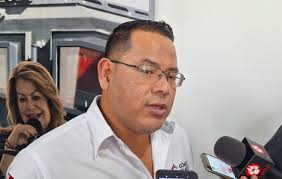 Brigadas de limpieza trabajan diariamente en Gómez Palacio