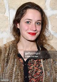 Sandra Rivero performs during 'L'Amour Sera Convulsif Ou Ne Sera Pas'...  News Photo