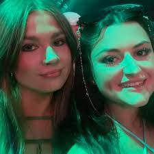 Chloe Seaman's Instagram, Twitter & Facebook