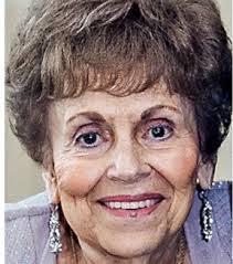 Julie Munch's Instagram, Twitter & Facebook