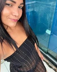 Anne Goncalves's Instagram, Twitter & Facebook