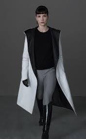As the femme fatale, luv (sylvia hoeks) aspires to be slick and perfect, but wears mostly white. Blade Runner 2049 Luv Sylvia Hoeks Blade Runner Blade Runner 2049 Costume Design