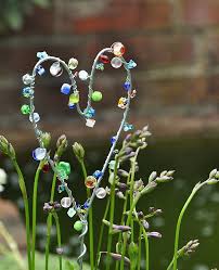 Die schmecke sehr gut und sehen phantastisch aus. Blumenstecker Aus Draht Und Perlen Selber Machen Smillas Wohngefuhl Diy Blog