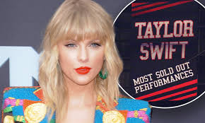 Taylor Swift Banner To Be Covered Up At Staples Center For