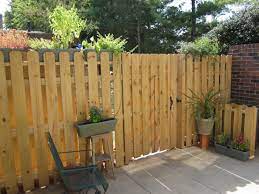A shadow box is a composite wooden fence made up of a staggered arrangement of pickets or vertical wooden boards placed on two or three wooden rails. Picket Spacing Contractor Talk Professional Construction And Remodeling Forum