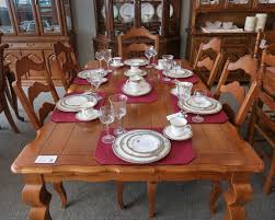 Available in a range of sizes, our kitchen and dining room tables can seat as few or as many as you like—from the cozy table tucked in the corner of your kitchen to the extension table with leaf that easily seats up to ten guests. Ethan Allen Maple Dining Set New England Home Furniture Consignment