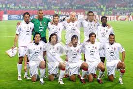 Manchester united first hosted ac milan in the new champions league format back in february 2005 and the stellar players on show was incredible. Pin On Soccer