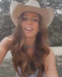 K A I T L I N P E T T Y