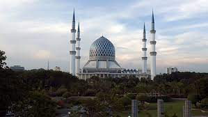 Kadang2 lalu gak tepi masjid ni.subang ngan shah alam jiran je.huhu. Masjid Sultan Salahuddin Abdul Aziz Shah Blue Mosque Masjid Biru Visit Selangor