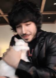 Hi there! I'm Daniel, 20y.o. , I'm a videographer and prospective student  in Berlin. I'm currently looking for a room to rent in a calm, respectful  and friendly flatshare. I don't smoke