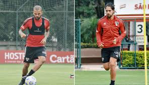 Sao paulo viracopos currently has moderate travel restrictions for travellers from santiago arturo merino benitez. Daniel Alves And Benitez Train And Approach Their Return At Sao Paulo Prime Time Zone Sports Prime Time Zone