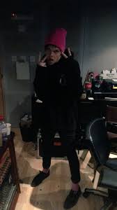 I Will Follow You Into The Dark Yungblud Piano Pin By Elize On Music And Musicians Dominic Harrison Robert Smith The Cure Frenemies