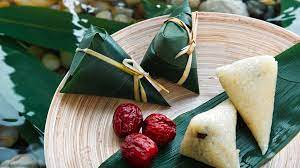 It has root tracking back to 4000 years ago when people used dragon boat race to worship the dragon god. Traditional Zongzi Meets Hollywood During Dragon Boat Festival Cgtn