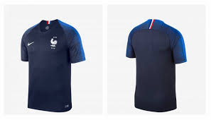 Il y a la part du fabricant, nike pour l'equipe de france, et la part du revendeur. Ou Trouver Le Maillot A Deux Etoiles Des Bleus Le Point