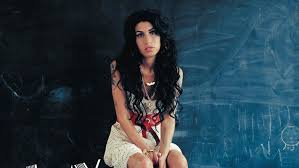 Senza dubbio il più famoso cantante inglese che viene in mente a quasi tutti è elton john. Amy Winehouse La Morte 9 Anni Fa Se Sentissi Qualcuno Cantare Come Me Lo Comprerei In Un Batter D Occhio