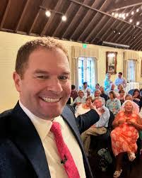 Lori Mandel's Instagram, Twitter & Facebook