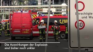 Die rettungskräfte suchten weiter mit hochdruck nach. Yvpvpvfdubvblm