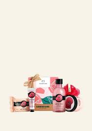 The body shop mango duo gift set, includes mango lip butter & hand cream, feel smooth & moisturized this holiday season, both are enriched with community trade mango seed oil from india. Glowing British Rose Little Geschenkbox The Body Shop