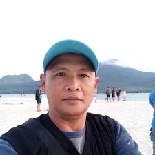 Tinatanggap ng ating kaibigan na si Jm Panlilio na si Cristo ang  tagapagligtas, subalit yung Iglesya na ililigtas ni Cristo ayaw niyang  tanggapin. Sapagkat ang lalaki ang ulo ng kanyang asawa, tulad