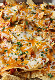 Pizza Nachos Delicious Threw On Some Pepperoni And We Ate Till We Burst The Garlic Cream Sauce Is Fantastic I D Like To Pour I Rezepte Nachos Rezept Essen