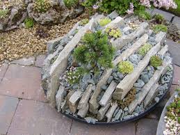 A Small Crevice Garden Youtube Rock Garden Landscaping Rockery Garden Rock Garden Design
