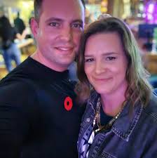 Used Thule stroller. Great condition, everything works, folds up, smoke  free pet free home. Tires in good condition.  https://www.amazon.ca/Thule-Spring-Stroller-Teal-Melange/dp/B084P8RJ9V/ref=sxin_21_recs_zoco_stores_brand_identity_bs?adgrpid  ...