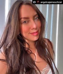 Edith Clavijo's Instagram, Twitter & Facebook