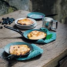 Rezept Aus Die Neue Alpenkuche Schwarzbeernocken Mit Sauerrahm Schwarzbeeren Rezepte Leckere Gesunde Rezepte