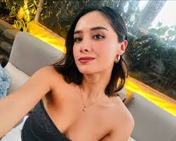 Ruth Bustos's Instagram, Twitter & Facebook