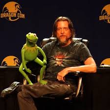 Insert your hand up through the bottom of the puppet to make his mouth move. Kermit The Frog S Puppeteer Reportedly Ousted By Disney 9celebrity