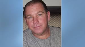 Ronald Blom van Rotterdam Boxing in gesprek met verslaggever Frank Stout