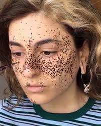 How To Apply Freckles Using Henna That Makeup Tutorials Videos 2019 Apply Freckles Henna Makeup Tutorials U Makeup Tutorial Video Freckles Diy Henna