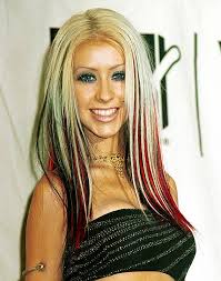 These white highlights are the spice of the shoulder length waves. 21 Chunky Highlights That 2000s Girls Used To Love