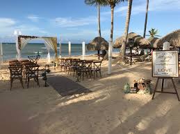 Beach Wedding Ceremony At Dreams Punta Cana Dreams Resorts Wedding Beach Ceremony Dreams Punta Cana