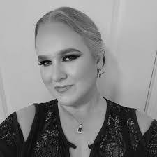 Mandy Land's Instagram, Twitter & Facebook