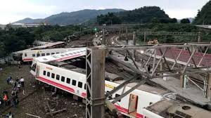 2016 mar 28 aneka gambar mewarnai gambar mewarnai kereta api untuk anak paud dan tk. Kereta Api Terbalik Di Taiwan 18 Maut Utusan Borneo Online