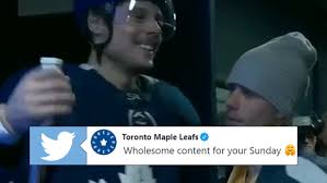 Auston matthews, justin bieber, mitch marner and tyson barrie. Fan Notices Entertaining Connection After Leafs Post Video Of Justin Bieber And Matthews Hugging Article Bardown