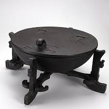 Charles Rohlfs Rare Oak Coal Hod Circa 1898 99 Carved R 14 1 2 X 30 X 30 Arts And Crafts Furniture Diy Arts And Crafts Arts And Crafts