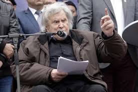 A judge on tuesday issued a decision settling any disputes regarding how legendary composer mikis theodorakis, who passed away last thursday . Mikis Theodorakis Speaks Up For The Rights Of Artists During The Pandemic Greek City Times