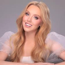 Makenna Lenover and Collin Moyer's Wedding Website