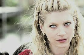 Casey Ouellette adlı kullanıcının Lagertha panosundaki Pin