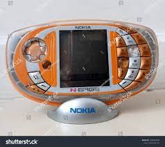 Nokia Ngage Gold Color Keypad Stockfoto ...