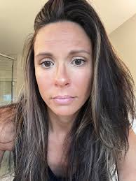 JACLYN switched her look completely from "elegant" to "super-sexy " in this  fuchsia curve-huggimg minidress and accessories in same color. Going  bar-hopping tonight in South Beach.l