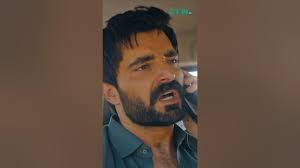 Befikar Raho Mein Nikal Gaya 🤨😳 #shorts #action #hamzaaliabbasi  #haroonshahid #faraar #greentv