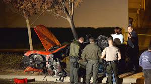 Als das einsatzteam samt polizei am unfallort ankam zu dem zeitpunkt waren der fahrer und paul walker bereits verstorben. Zum Funften Todestag Sechs Theorien Zu Paul Walkers Unfall Promiflash De