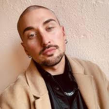 David Oshell's Instagram, Twitter & Facebook