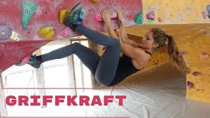 Bei dieser form des kletterns auf absprunghöhe wird kein seil oder sicherungsgerät. Boulder Grundlagen Fur Beginner Training Und Bremen Youtube