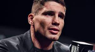 Rico verhoeven is niet bang uitgevallen, toch is er maar 1 persoon die hem schrik. Rico Verhoeven Signs New Exclusive Multi Year Agreement With Glory Fightbook Mma