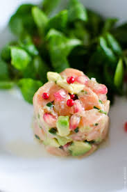 Tartare De Saumon Grenade Et Avocat Voyage Gourmand Recettes De Cuisine Tartare De Saumon Cuisine